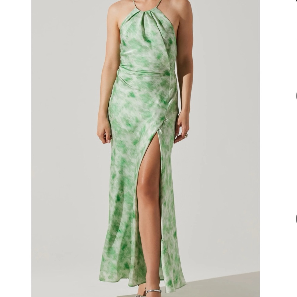 Elegant Green Halter Maxi Dress
